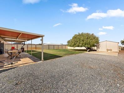 32 Crystaluna Drive, Golden Bay WA 6174