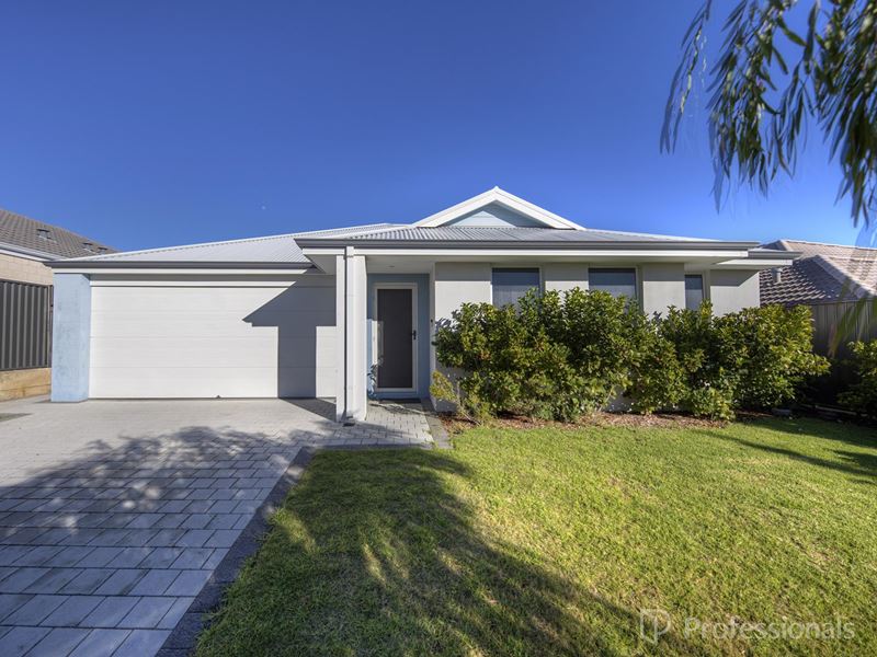 15 Sayana Road, Jindalee WA 6036