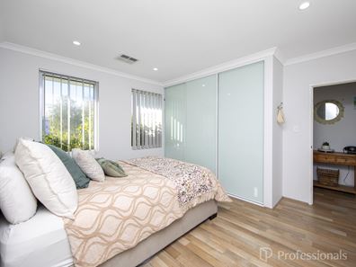 15 Sayana Road, Jindalee WA 6036