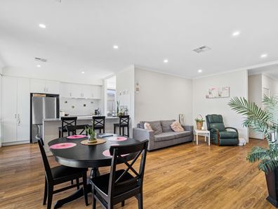 15 Koolbardi Street, Halls Head WA 6210