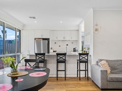 15 Koolbardi Street, Halls Head WA 6210