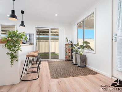 9 Nyrang Road, Sunset Beach WA 6530