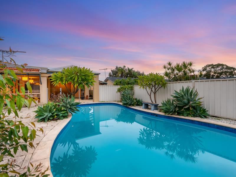 38 Dutton Crescent, Hamersley WA 6022