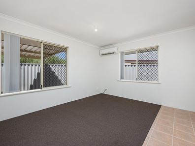 8B Frome Way, Cooloongup WA 6168