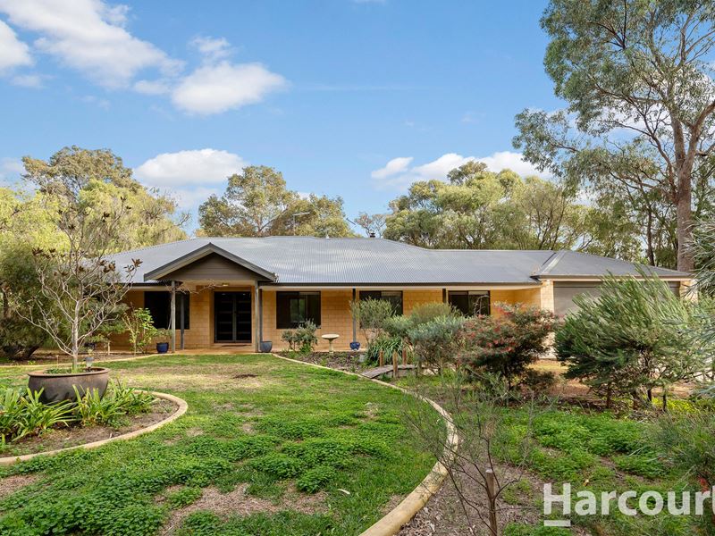 4 Crescent Drive, Bouvard WA 6211