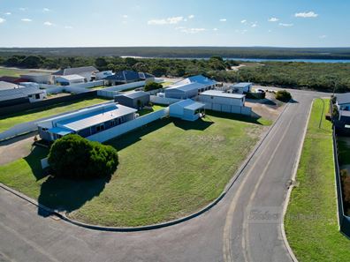 27 McGlade Close, Bremer Bay WA 6338