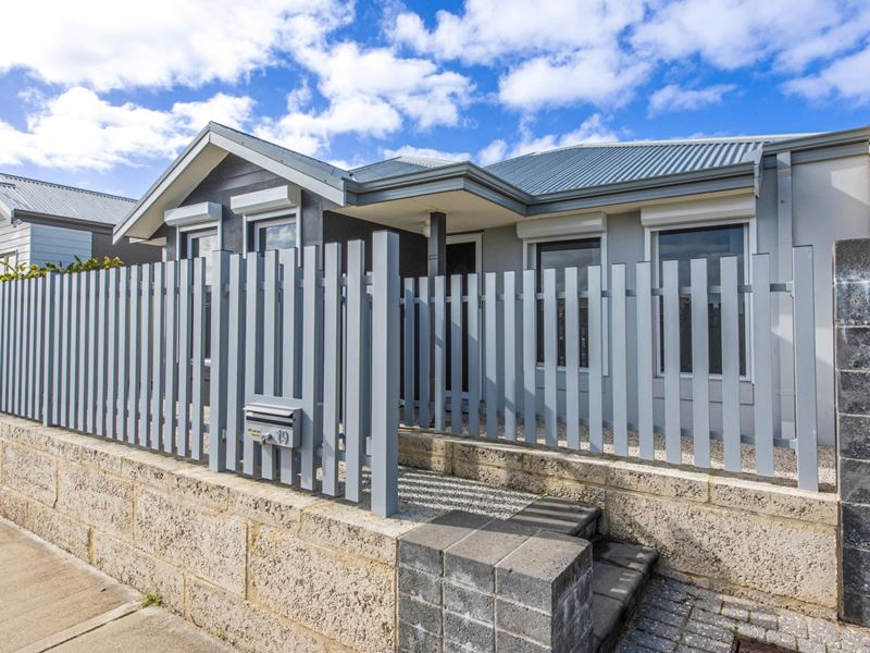 19 Yaramin  Way, Golden Bay WA 6174