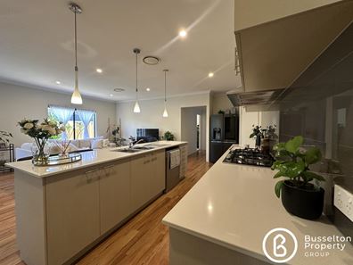 2/16 Almond Parkway, Yalyalup WA 6280