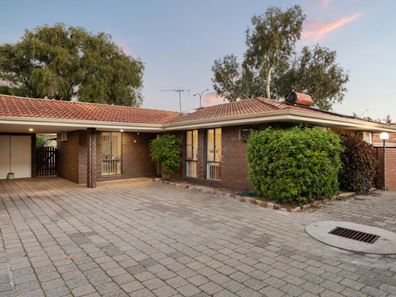 2/94-96 Wendouree Road, Wilson WA 6107