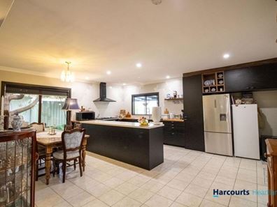 18 Warner Street, Hester WA 6255