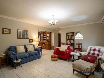18 Warner Street, Hester WA 6255