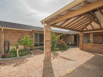 6/7 Harman Road, Sorrento WA 6020