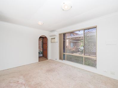 6/7 Harman Road, Sorrento WA 6020