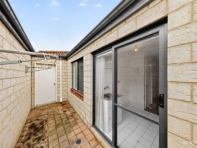 2/9 Clara St, Gosnells WA 6110