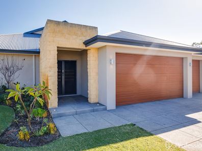 11 Muirfield Way, The Vines WA 6069