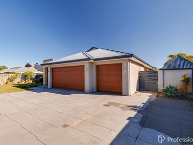 11 Muirfield Way, The Vines WA 6069