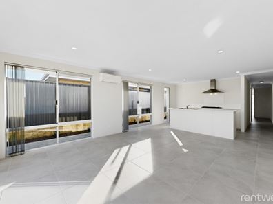 26 Peregrine Rd, Eglinton WA 6034