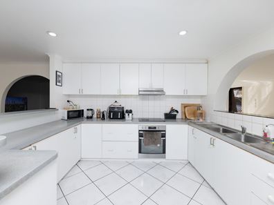25 Strickland Drive, Millars Well WA 6714