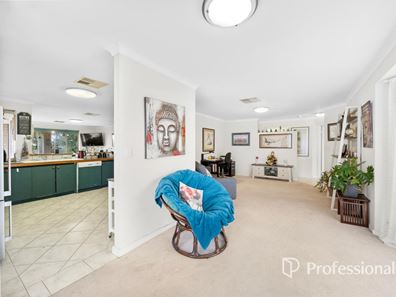 21 Paris Road, Australind WA 6233