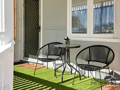 1 Howes Street, Rangeway WA 6530