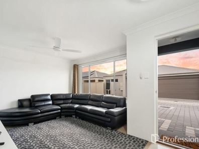 10/21 Browder Drive, Seville Grove WA 6112