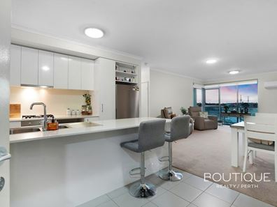411/21 Malata Crescent, Success WA 6164
