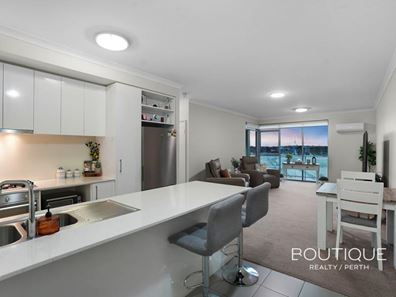 411/21 Malata Crescent, Success WA 6164