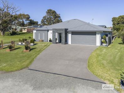 28 Bylund Way, Mckail WA 6330