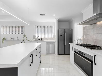 11 Sapphire Chase, Wellard WA 6170