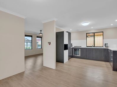 12 Stratford Rd, Bertram WA 6167