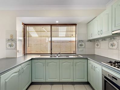17 Clytie Road, Silver Sands WA 6210