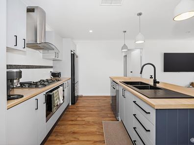 1 Walker Avenue, Rockingham WA 6168