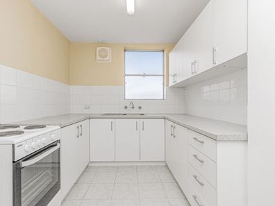73/16 Leeder Street, Glendalough WA 6016