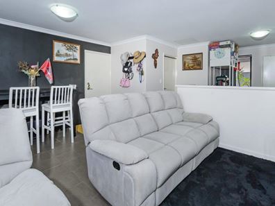 1/4 Balfour, Swan View WA 6056
