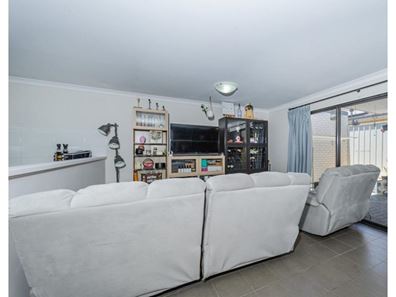 1/4 Balfour, Swan View WA 6056