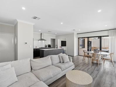 10 Lunarossa Drive, Two Rocks WA 6037