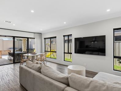 10 Lunarossa Drive, Two Rocks WA 6037