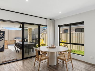 10 Lunarossa Drive, Two Rocks WA 6037