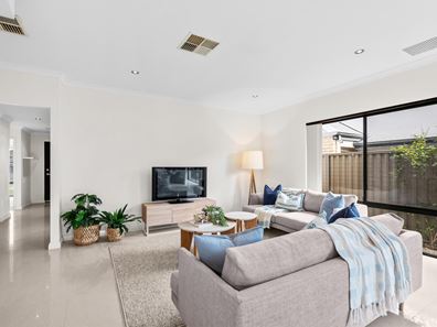 9 Blackall Mews, Piara Waters WA 6112