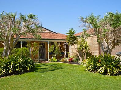 4 Horta Lane, Secret Harbour WA 6173