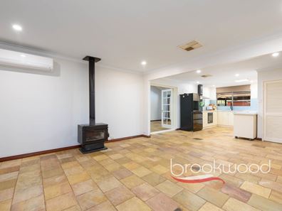 4 Sadlier Court, Stoneville WA 6081