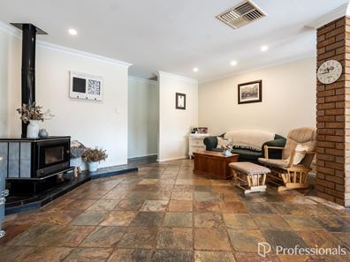 35 Pelican Loop, High Wycombe WA 6057