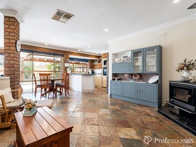 35 Pelican Loop, High Wycombe WA 6057