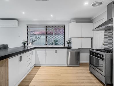 27 Wildflower Circle, Ellenbrook WA 6069