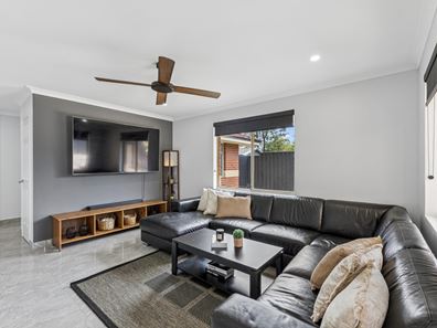 2/7 Almurta Street, Nollamara WA 6061