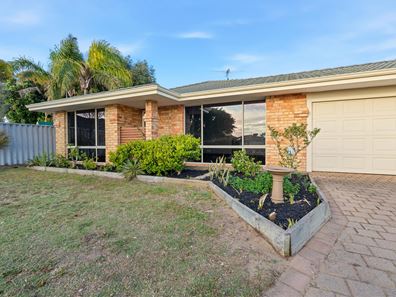 17 Narooma Close, Waikiki WA 6169