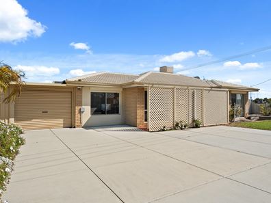 2 Voyager Court, Cooloongup WA 6168