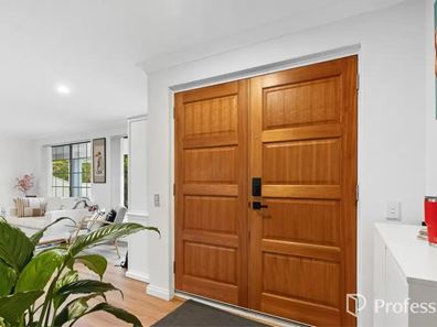 16 Gloucester Court, Willetton WA 6155