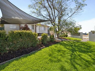 42 Maurice Street, Embleton WA 6062
