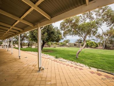 19 David Road, Waggrakine WA 6530